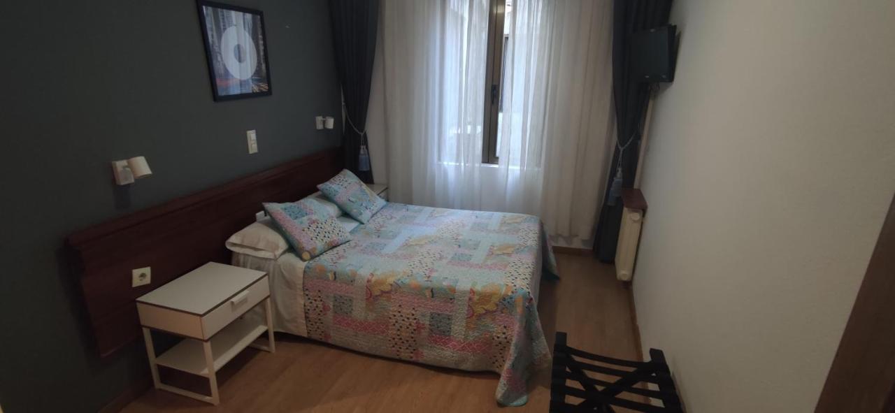מדריד Hostal Felipe V מראה חיצוני תמונה