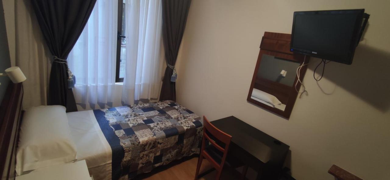 מדריד Hostal Felipe V מראה חיצוני תמונה