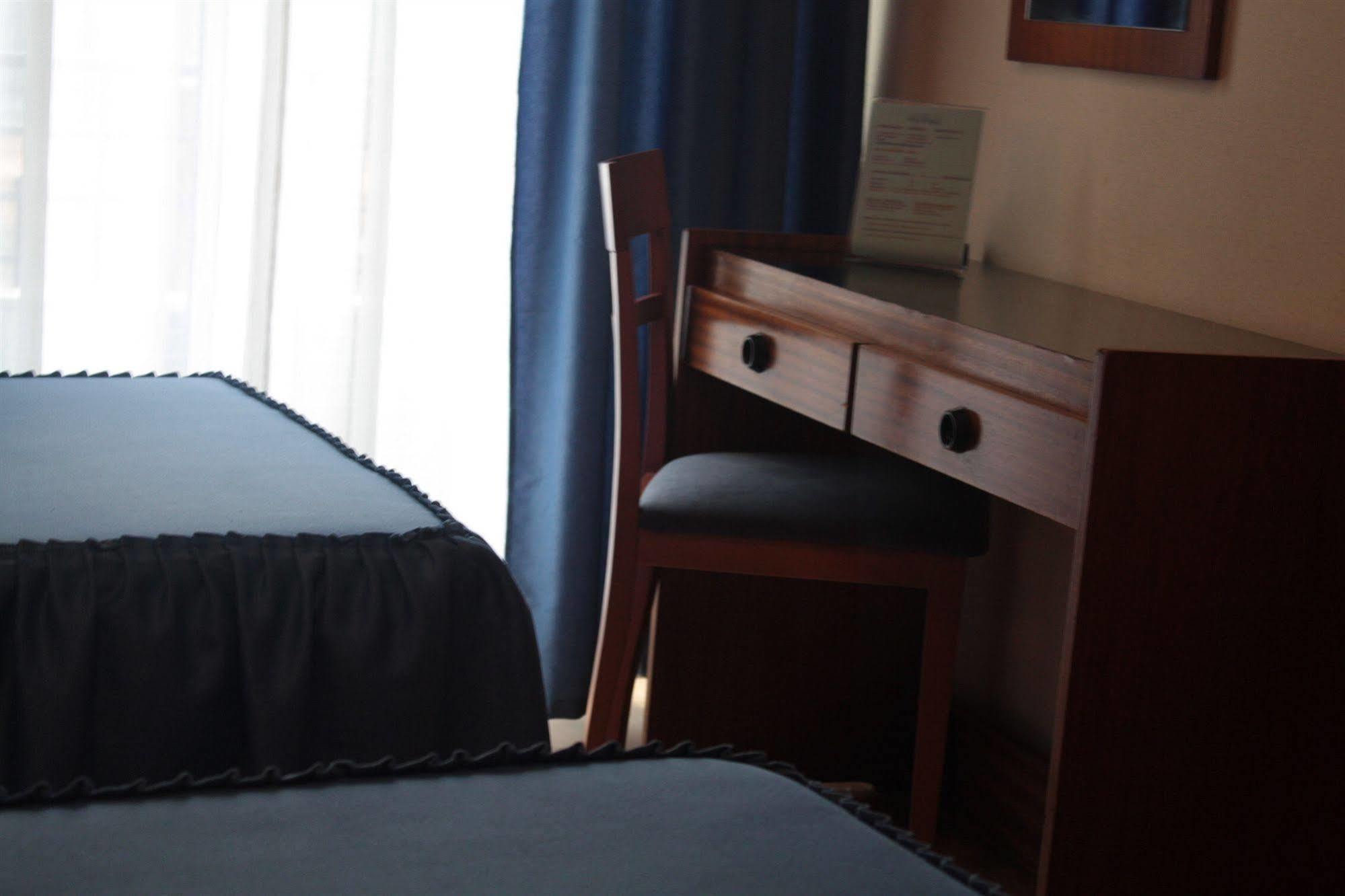 מדריד Hostal Felipe V מראה חיצוני תמונה